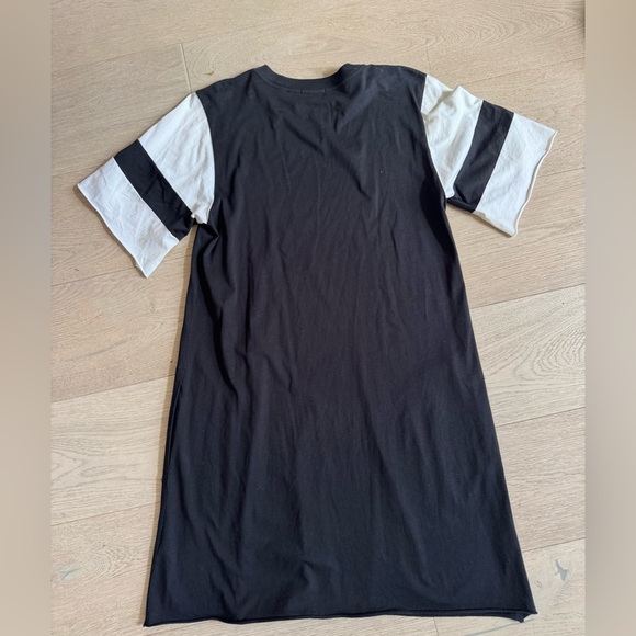 ATM
Women's Classic Jersey Striped Sleeve Crew Neck Dress
Size M - Picture 9 of 11